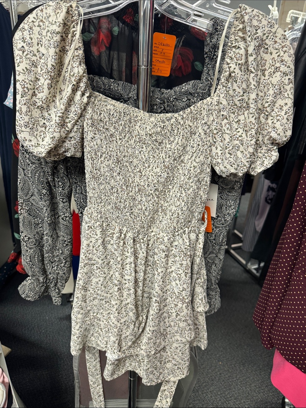 Francesca’s floral romper M // 092082